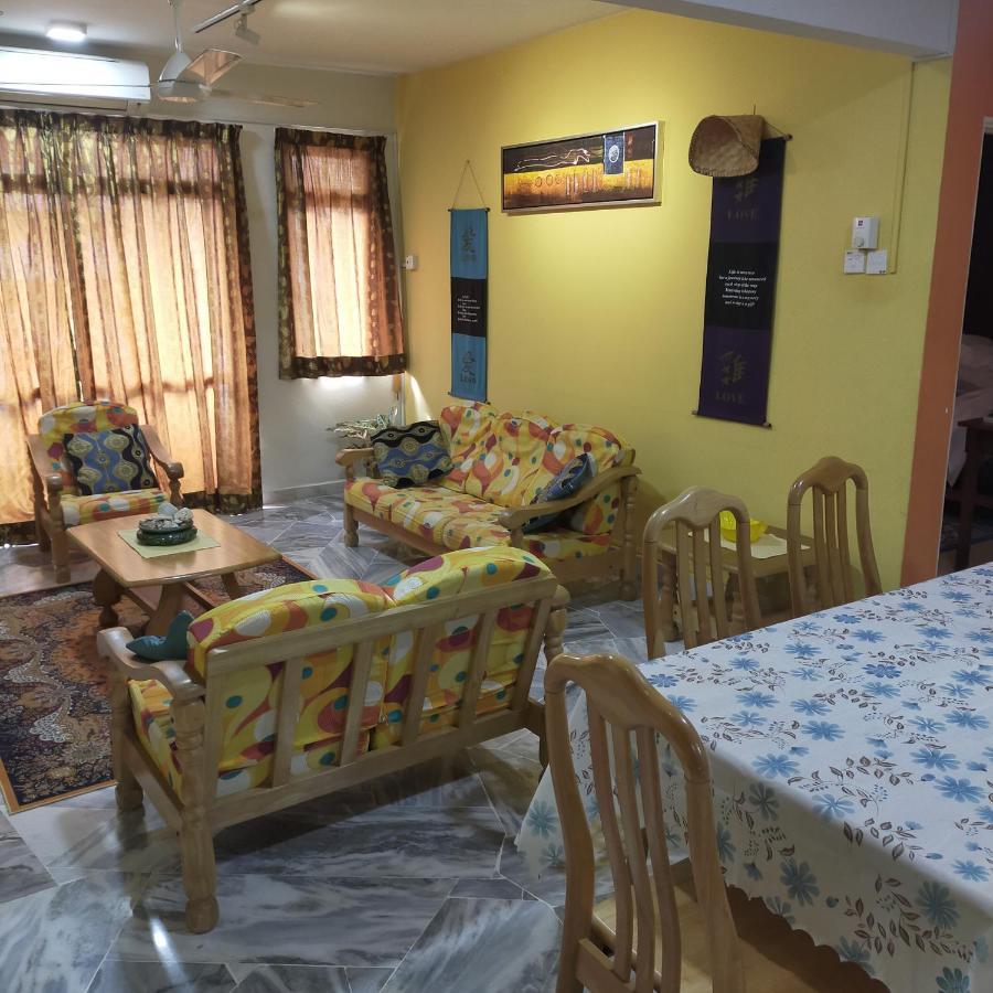 Relaxing Retreats At Cocobay Apartment