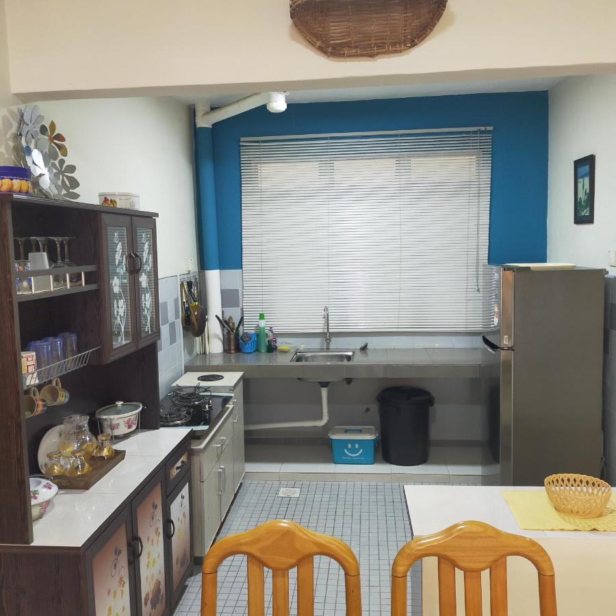 Relaxing Retreats At Cocobay Apartment